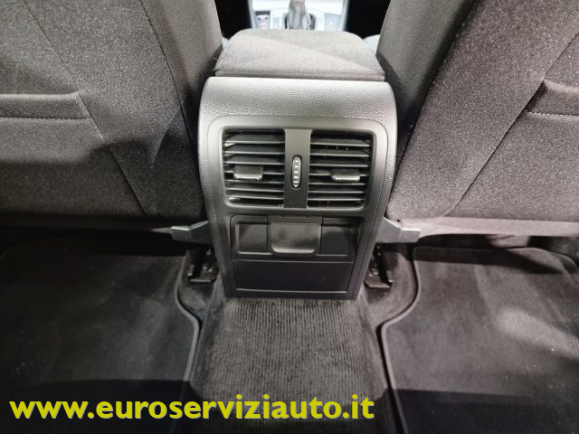 VOLKSWAGEN Passat usata 23