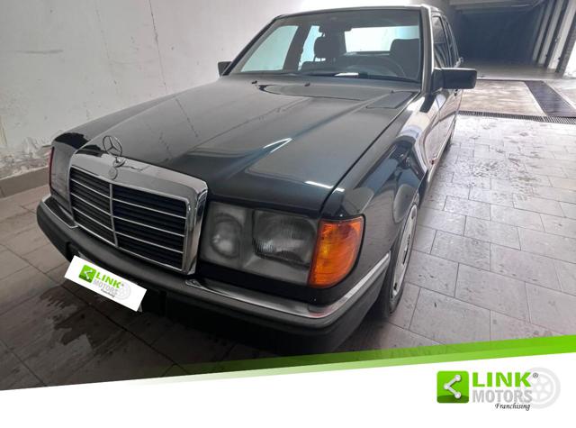 MERCEDES-BENZ E 200 usata 9
