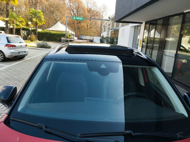 VOLKSWAGEN T-Roc usata, con Alzacristalli elettrici