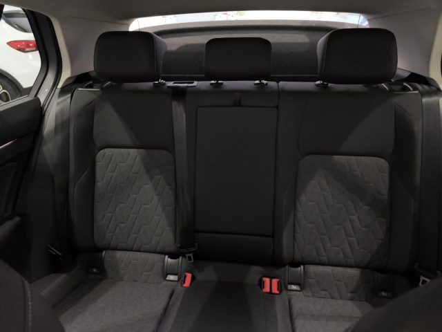 VOLKSWAGEN Golf usata, con Touch screen