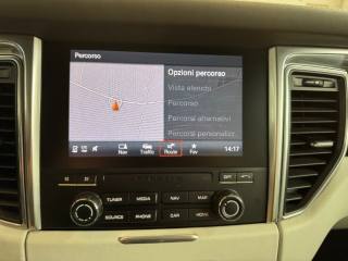 PORSCHE Macan usata, con Park Distance Control