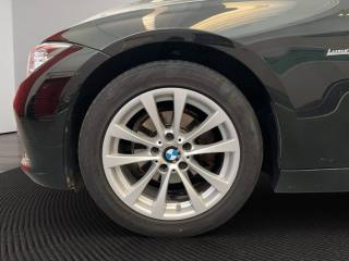 BMW 318 usata, con Fari Xenon