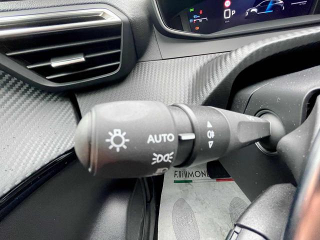 PEUGEOT 208 usata, con USB