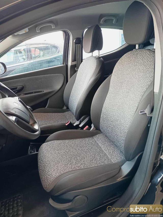 LANCIA Ypsilon usata, con Fendinebbia