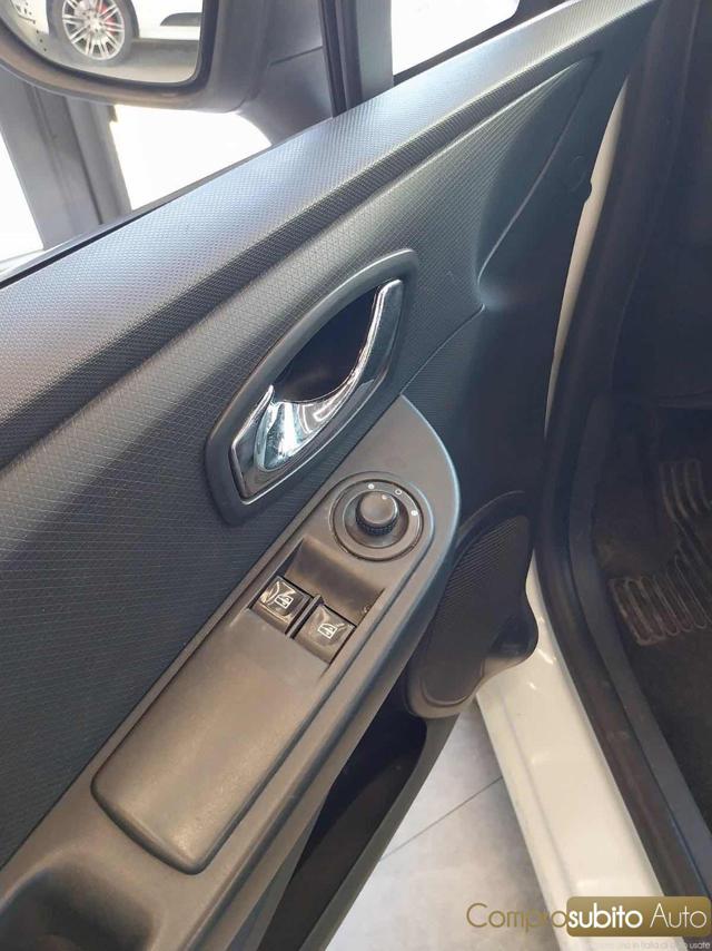 RENAULT Clio usata, con Sistema di navigazione