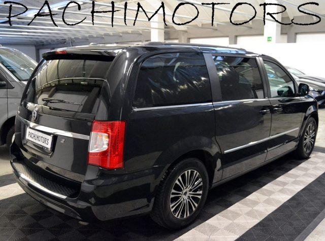 LANCIA Voyager usata, con Park Distance Control