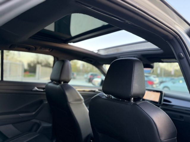 VOLKSWAGEN T-Roc usata 26