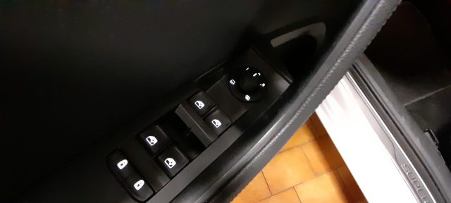 SKODA Superb usata, con Servosterzo