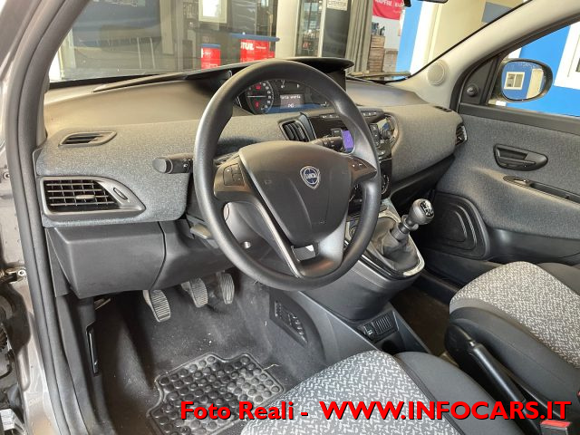 LANCIA Ypsilon usata, con USB