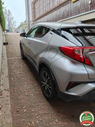 TOYOTA C-HR usata, con Autoradio