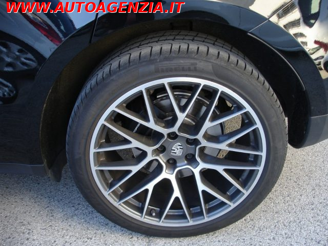 PORSCHE Macan usata 18