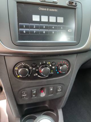 DACIA Logan usata, con Bluetooth
