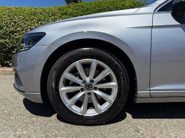 VOLKSWAGEN Passat Variant usata, con Cerchi in lega
