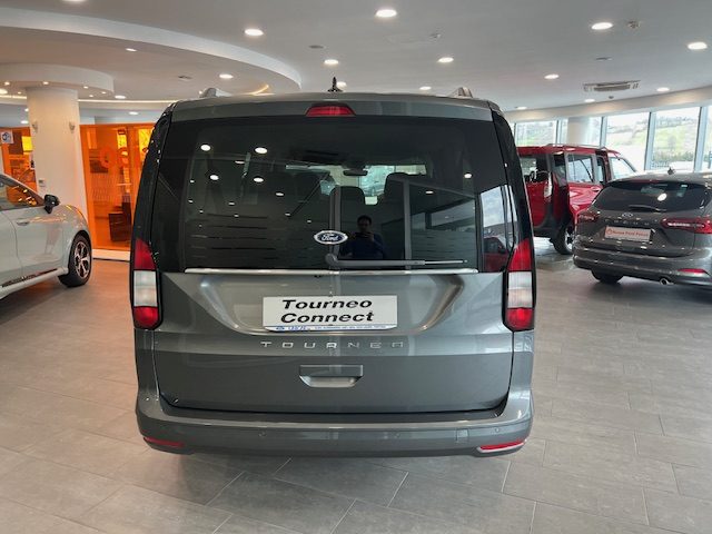 FORD Tourneo Connect usata, con Autoradio