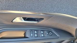 PEUGEOT 3008 usata, con Sistema di navigazione