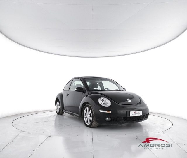 VOLKSWAGEN New Beetle usata 1