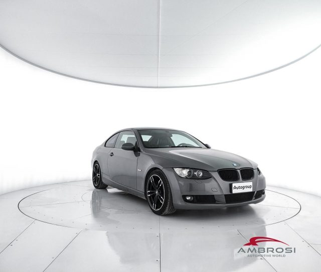 BMW 330 usata 1
