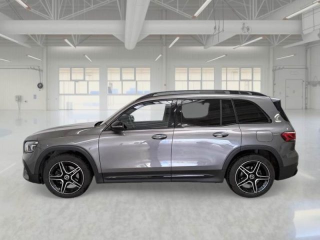 MERCEDES-BENZ GLB 200 usata, con Airbag