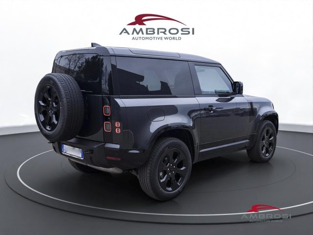 LAND ROVER Defender usata 2