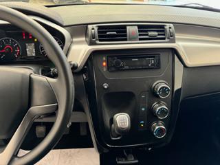 MAHINDRA KUV100 usata, con ESP