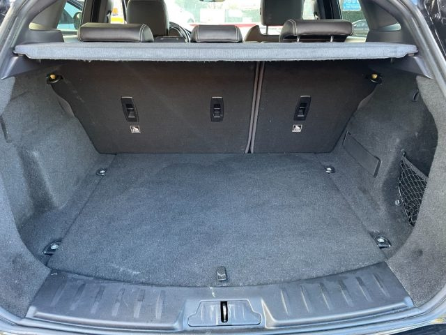 JAGUAR E-Pace usata, con Controllo automatico clima