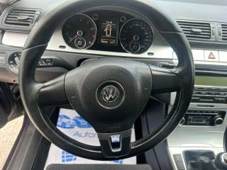 VOLKSWAGEN Passat usata, con Controllo trazione
