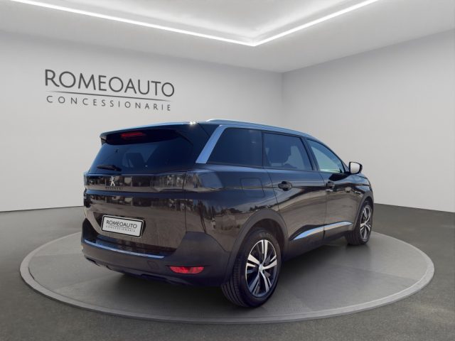 PEUGEOT 5008 usata, con Cerchi in lega