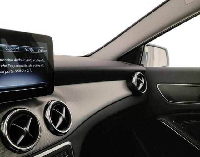 MERCEDES-BENZ GLA 180 usata, con Sistema di navigazione