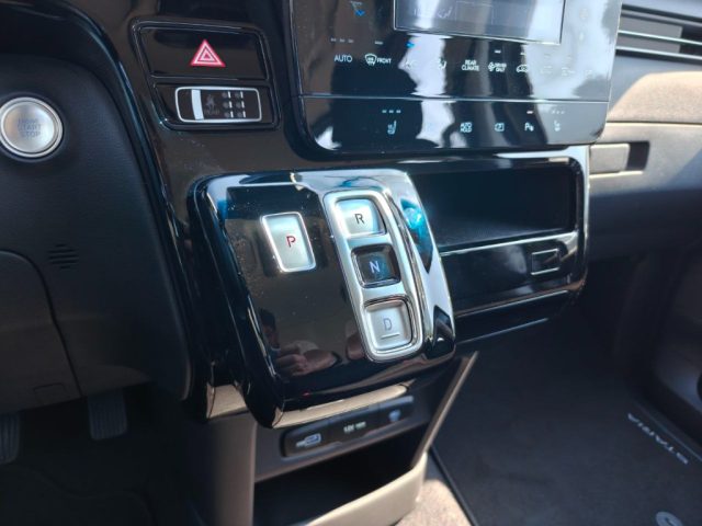 HYUNDAI Staria usata, con Bluetooth