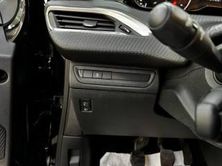 PEUGEOT 2008 usata, con Volante multifunzione