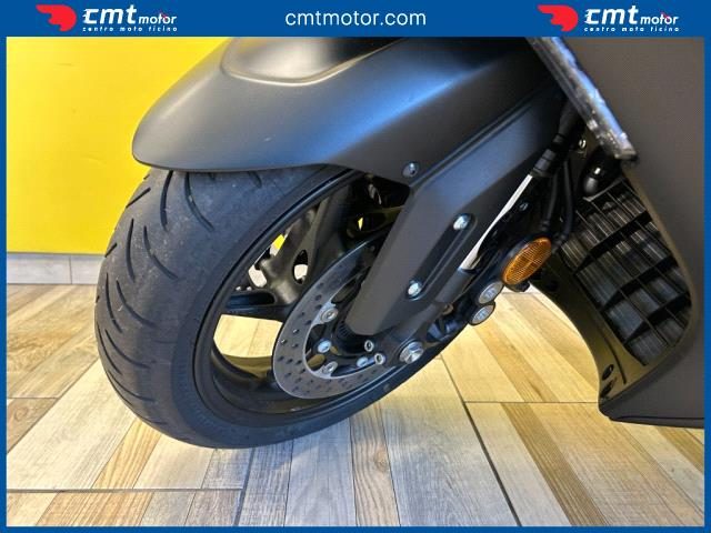 YAMAHA T-Max 560 usata 6