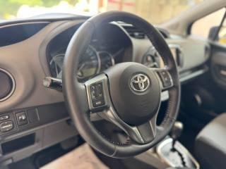 TOYOTA Yaris usata, con USB