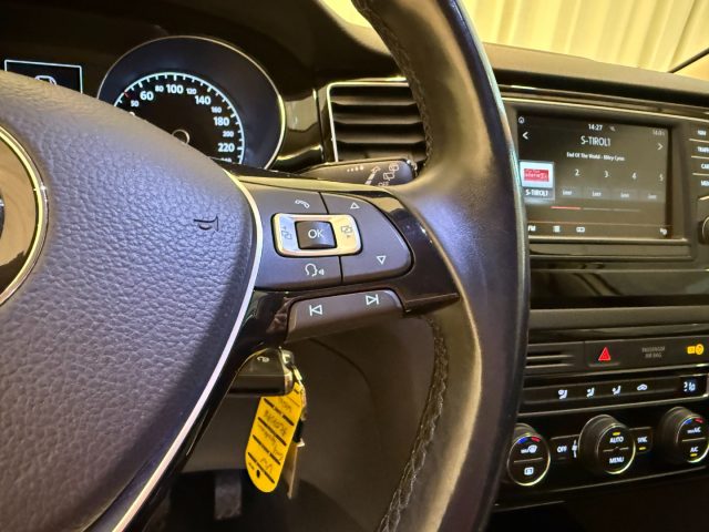 VOLKSWAGEN Golf Sportsvan usata, con Controllo automatico clima