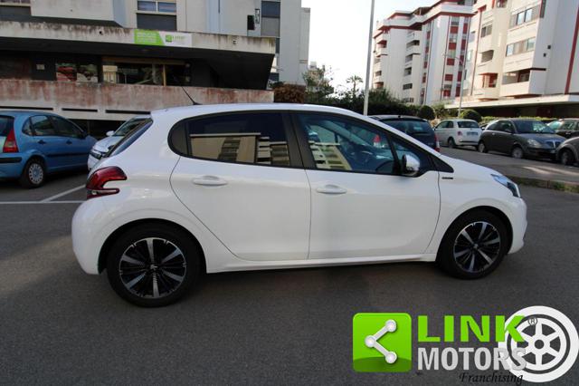 PEUGEOT 208 usata, con Sedile posteriore sdoppiato