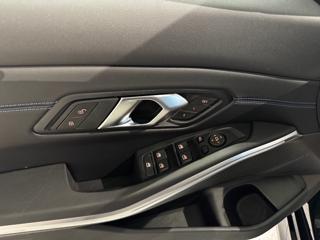 BMW 320 usata, con USB