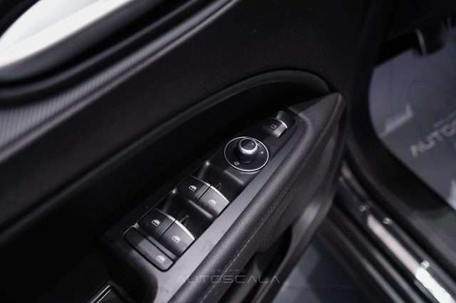ALFA ROMEO Stelvio usata, con Controllo automatico clima