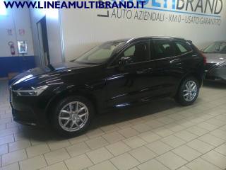 VOLVO XC60 B4 (d) AWD Geartronic Momentum Garanzia 24 Mesi
