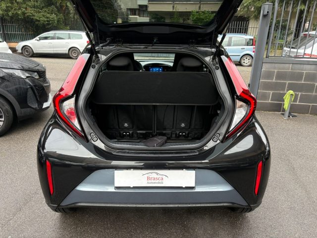 TOYOTA Aygo X usata, con Park Distance Control