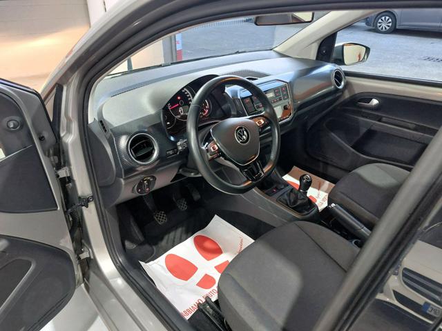 VOLKSWAGEN up! usata, con Sedile posteriore sdoppiato