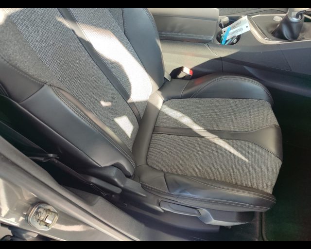 PEUGEOT 5008 usata, con Sedile posteriore sdoppiato