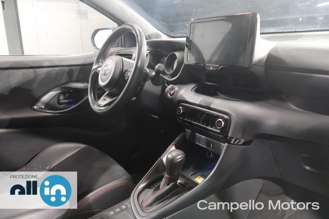 TOYOTA Yaris usata 13