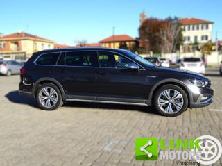 VOLKSWAGEN Passat Alltrack usata, con USB