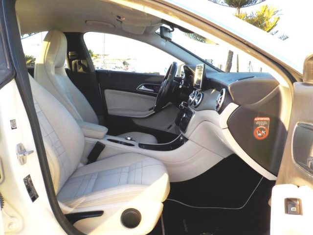 MERCEDES-BENZ CLA 180 usata, con Controllo elettronico della corsia