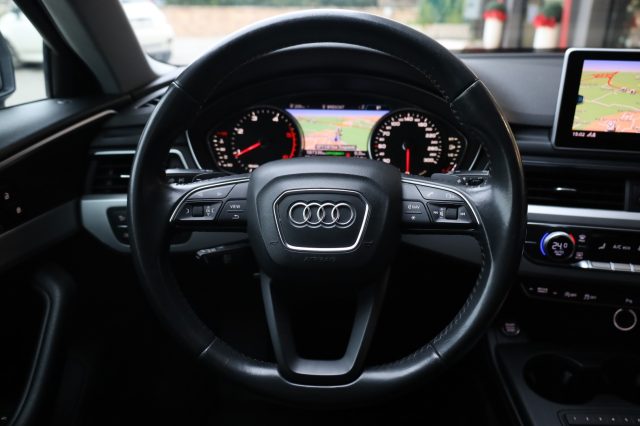AUDI A4 usata, con Sensori di parcheggio posteriori