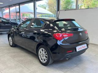 ALFA ROMEO Giulietta usata, con Autoradio