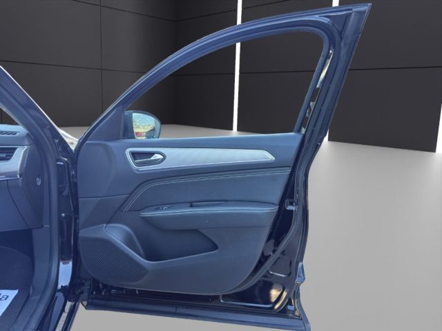 RENAULT Arkana usata, con USB