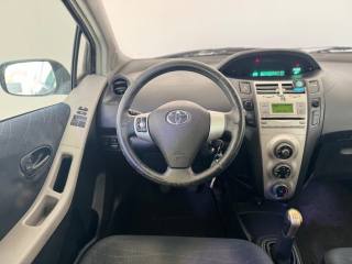 TOYOTA Yaris usata 12