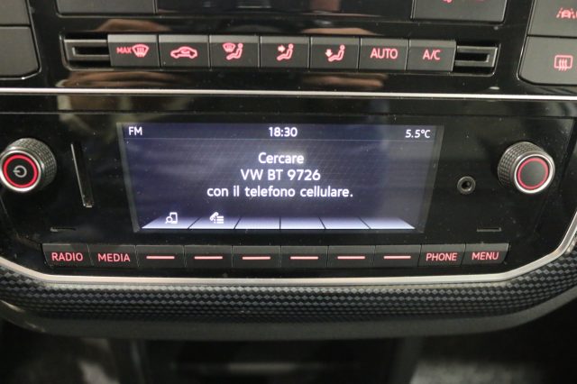 VOLKSWAGEN up! usata, con Sistema di navigazione