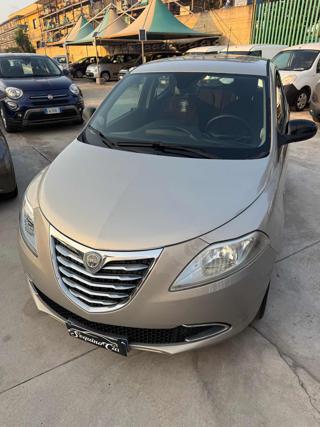 LANCIA Ypsilon usata, con Autoradio