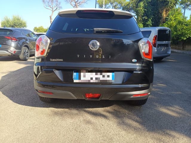 SSANGYONG Tivoli usata, con Autoradio